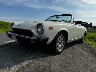 FIAT124-NOLEGGIO AUTO D’EPOCA TOSCANA – FIRENZE – PISA – SIENA – CHIANTI